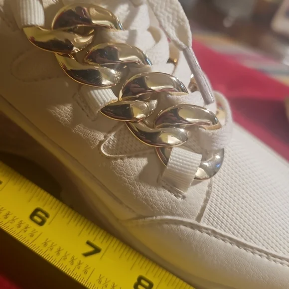 Shoedazzle Womens Sz 8.5 Lacricia Chunky Sole Modern Sneakers Bone  Gold Accents - Picture 11 of 12